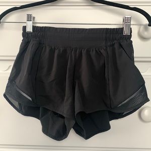 Lulu lemon hotty hot shorts 2.5in size 4